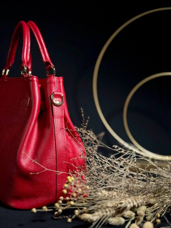 borsa Juliette in vera pelle rosso particolare